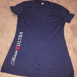 Michelob ultra V neck tee, size small